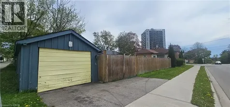 27 Roseview Avenue Cambridge ON N1R 4A5