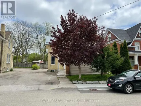 49 Madison Avenue North Kitchener ON N2H 2Z5