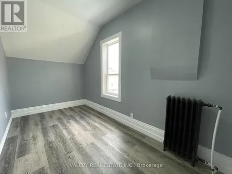 49 Madison Avenue North Kitchener ON N2H 2Z5
