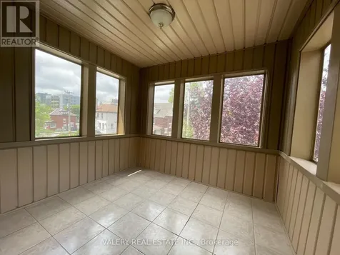49 Madison Avenue North Kitchener ON N2H 2Z5