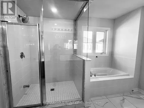 24 Hylton Drive Barrie ON L9J 0W5