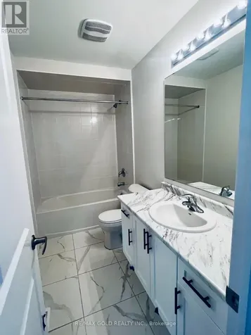 24 Hylton Drive Barrie ON L9J 0W5