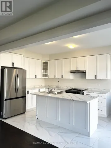 24 Hylton Drive Barrie ON L9J 0W5