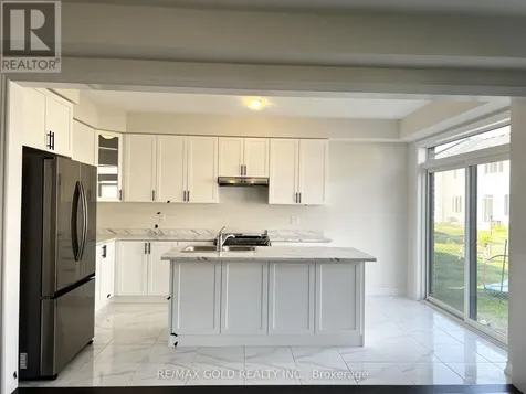 24 Hylton Drive Barrie ON L9J 0W5