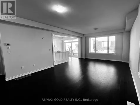 24 Hylton Drive Barrie ON L9J 0W5