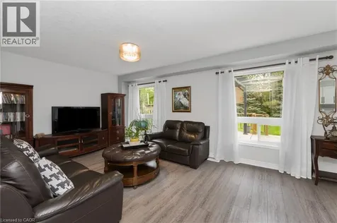 176 Osborn Avenue Brantford ON N3T 6S7