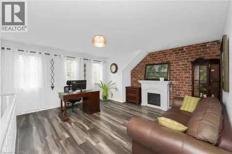 176 Osborn Avenue Brantford ON N3T 6S7