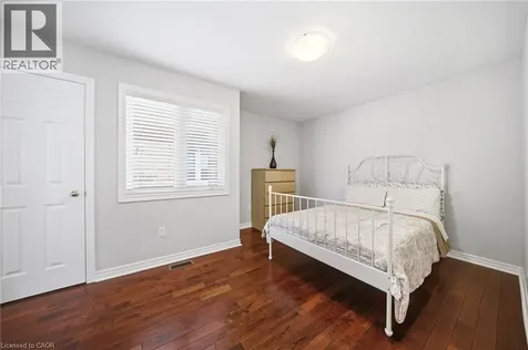 884 Stoutt Crescent Milton ON L9T 7R1