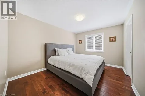 884 Stoutt Crescent Milton ON L9T 7R1