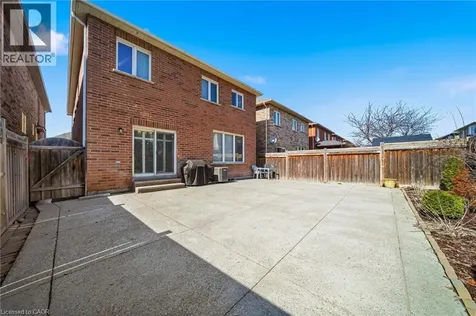884 Stoutt Crescent Milton ON L9T 7R1