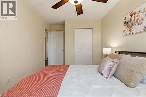 17 Piper Place Caledonia ON N3W 1G9