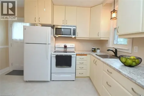8 Norwood Road Hamilton ON L8S 3P9