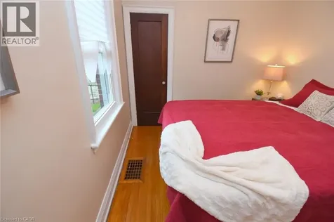8 Norwood Road Hamilton ON L8S 3P9