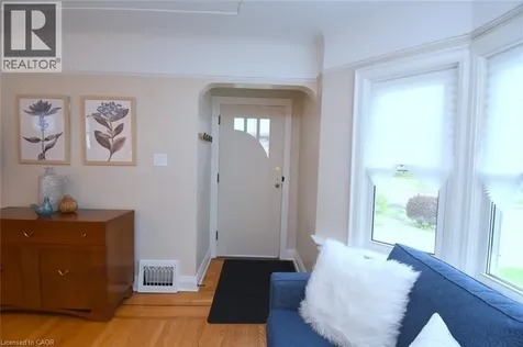 8 Norwood Road Hamilton ON L8S 3P9