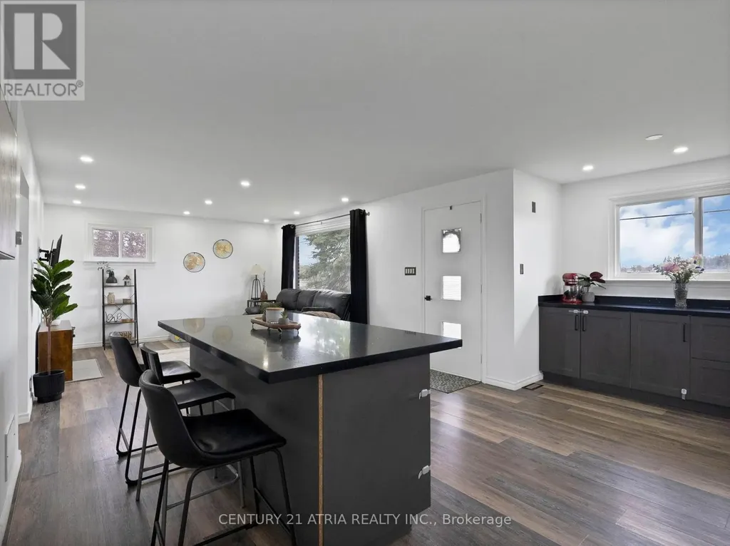 6552 Yonge Street Innisfil ON L0L 1K0