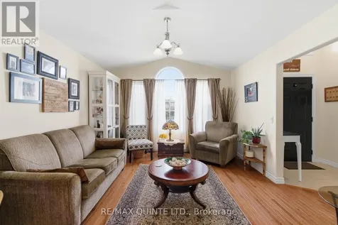 99 Mckenzie Street Centre Hastings ON K0K 2K0