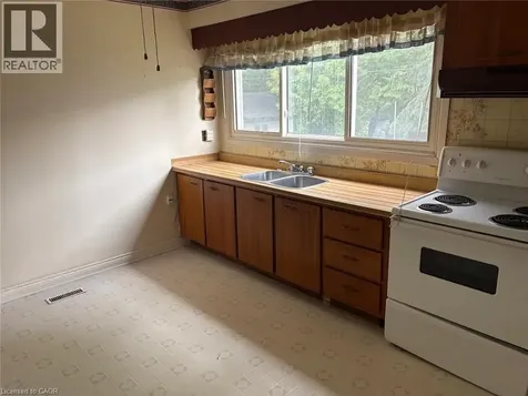 2379 Maryvale Court Burlington ON L7P 2P1