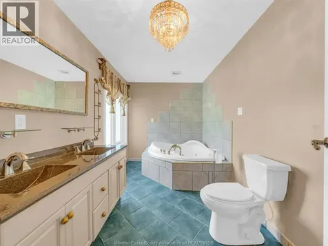 923 Lauzon Road Windsor ON N8S 3M4