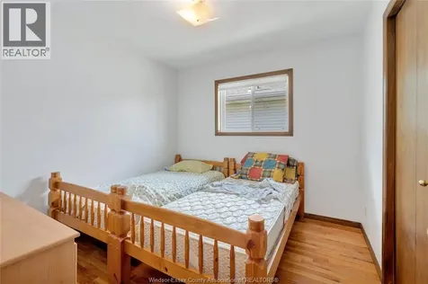 1042 Brookview Crescent Windsor ON N8W 5H3
