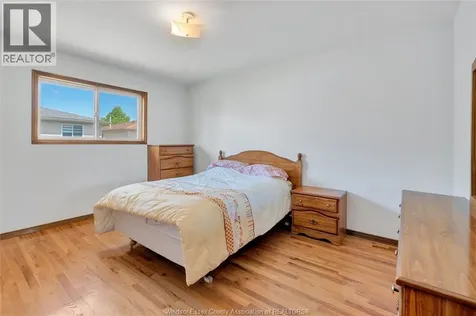 1042 Brookview Crescent Windsor ON N8W 5H3