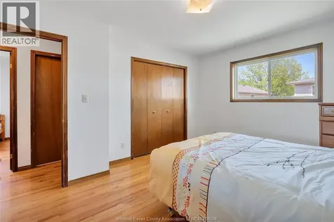 1042 Brookview Crescent Windsor ON N8W 5H3