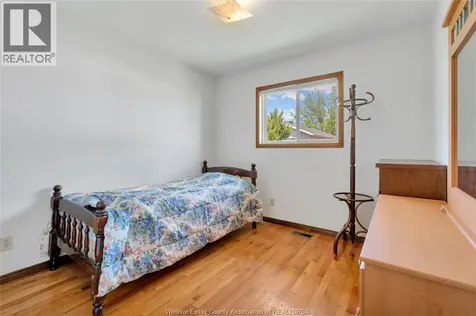 1042 Brookview Crescent Windsor ON N8W 5H3