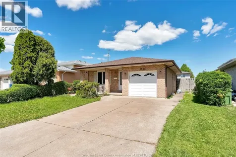 1042 Brookview Crescent Windsor ON N8W 5H3