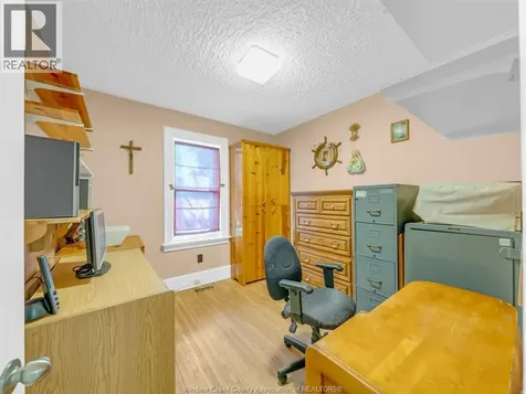 1488 Pierre Avenue Windsor ON N8X 4P3