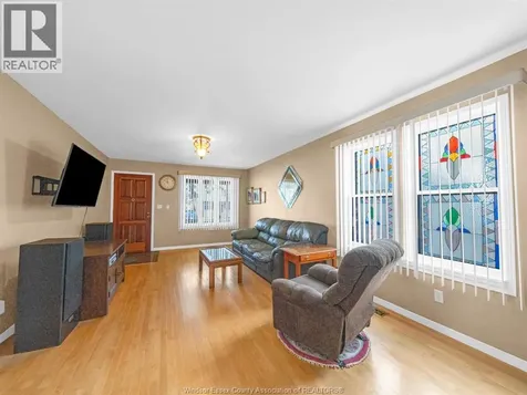1488 Pierre Avenue Windsor ON N8X 4P3