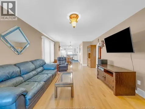 1488 Pierre Avenue Windsor ON N8X 4P3