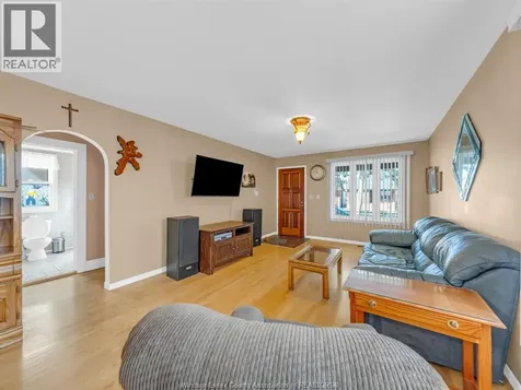 1488 Pierre Avenue Windsor ON N8X 4P3