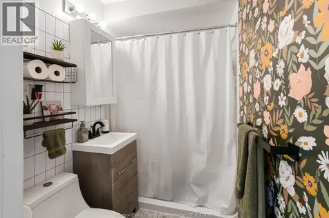 1522 Westcott Windsor ON N8Y 4C6