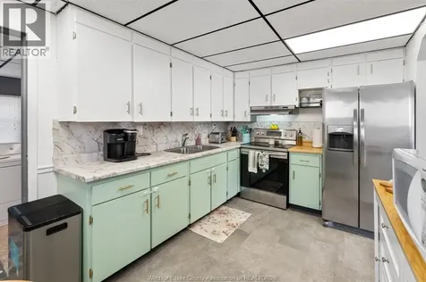 1522 Westcott Windsor ON N8Y 4C6