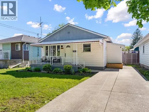 1733 Glendale Windsor ON N9T 2N1