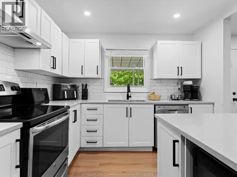 1733 Glendale Windsor ON N9T 2N1