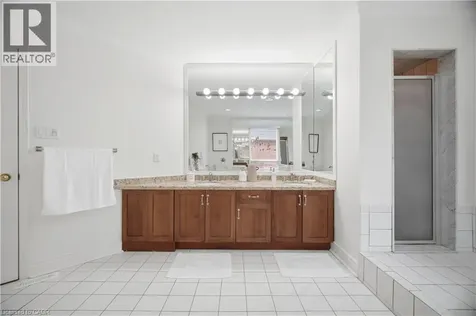 1122 Berkshire Court Oakville ON L6M 2L6