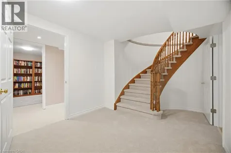 1122 Berkshire Court Oakville ON L6M 2L6