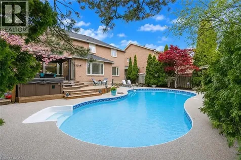 1122 Berkshire Court Oakville ON L6M 2L6
