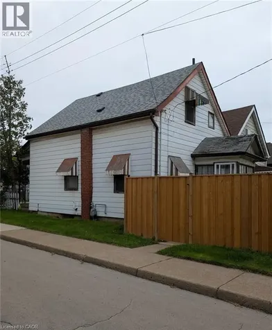 174 London Street North Hamilton ON L8H 4C2
