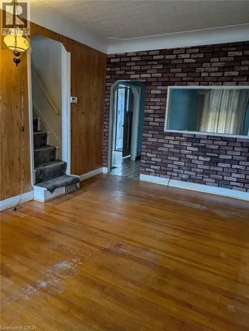 174 London Street North Hamilton ON L8H 4C2