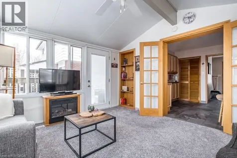 19 Chateau Court Hamilton ON L9C 5P3