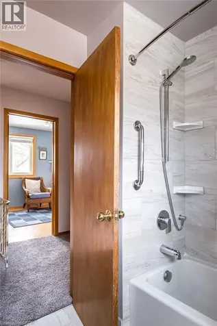 19 Chateau Court Hamilton ON L9C 5P3
