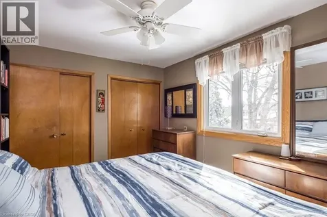 19 Chateau Court Hamilton ON L9C 5P3