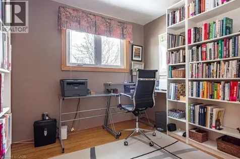 19 Chateau Court Hamilton ON L9C 5P3