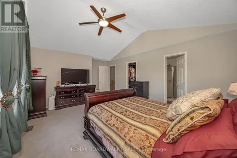 102 Mosswood Court Ottawa ON K1V 0N6