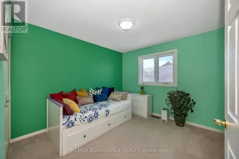 102 Mosswood Court Ottawa ON K1V 0N6