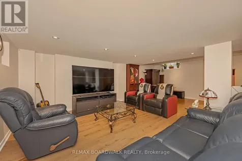 102 Mosswood Court Ottawa ON K1V 0N6