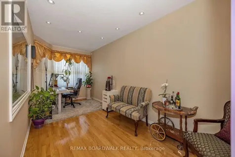 102 Mosswood Court Ottawa ON K1V 0N6