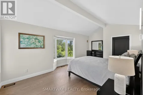107 Campbell Crescent Blue Mountains ON L9Y 0P9