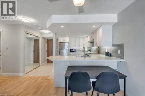 25 Agnes Street Mississauga ON L5B 3X7